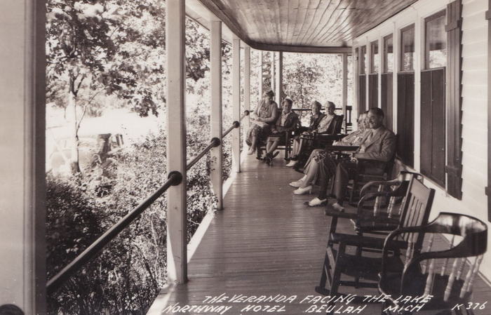 Northway Hotel (Northway Inn) - Old Postcard (newer photo)